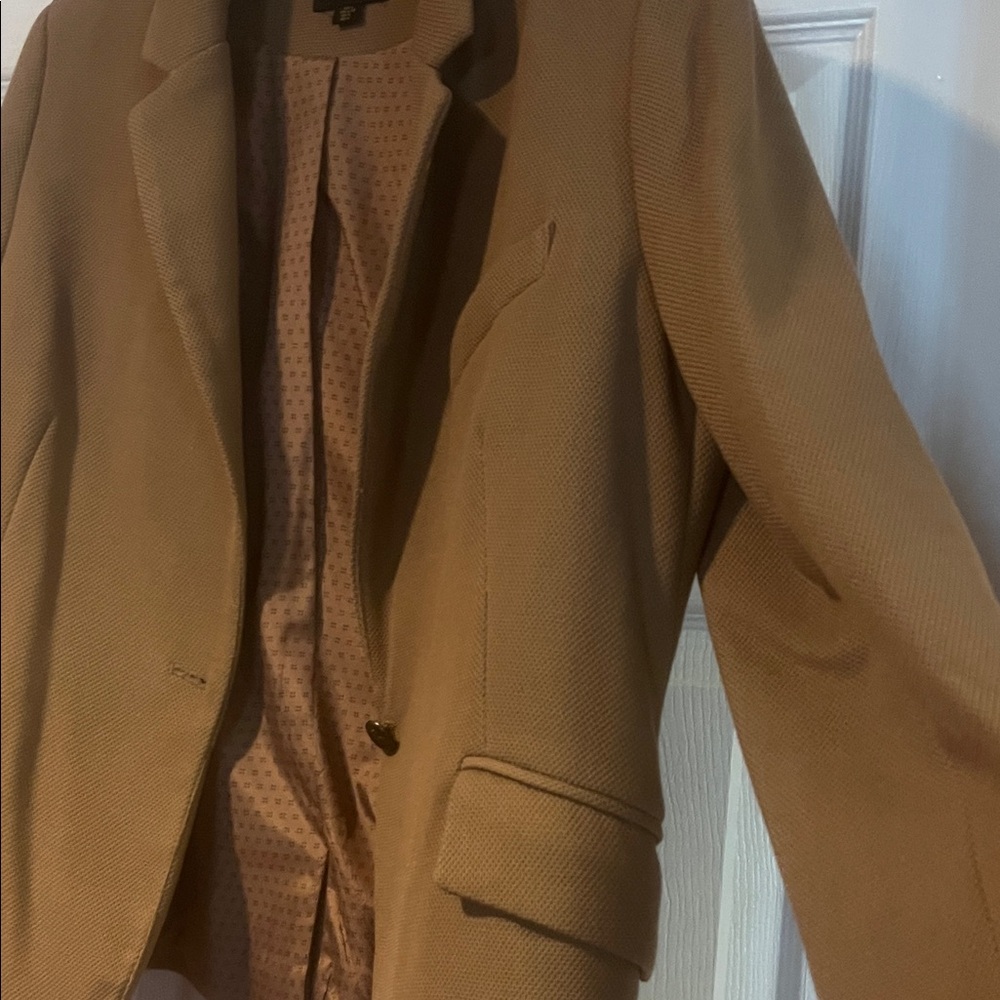Dalia Women's Classic Tan Suit Jacket - Picture 4 of 4
